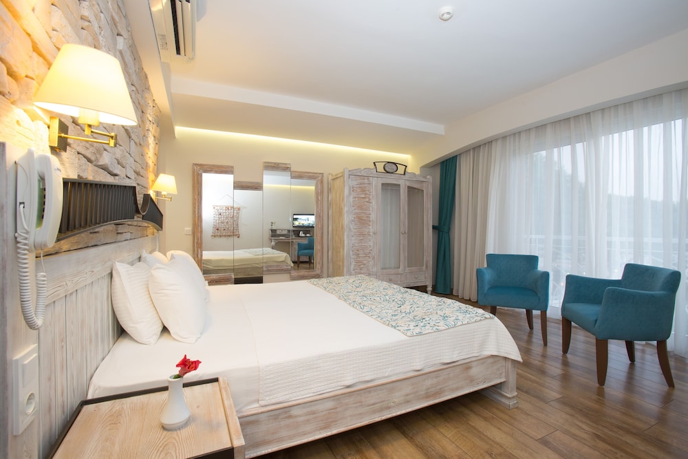 dedeminn marina hotel