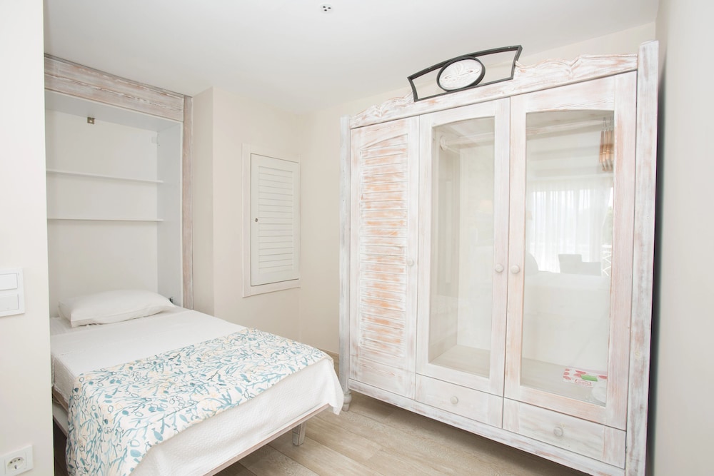 dedeminn marina hotel