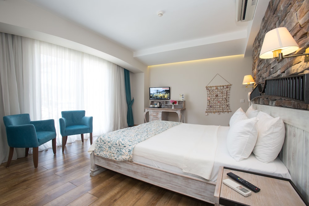 dedeminn marina hotel