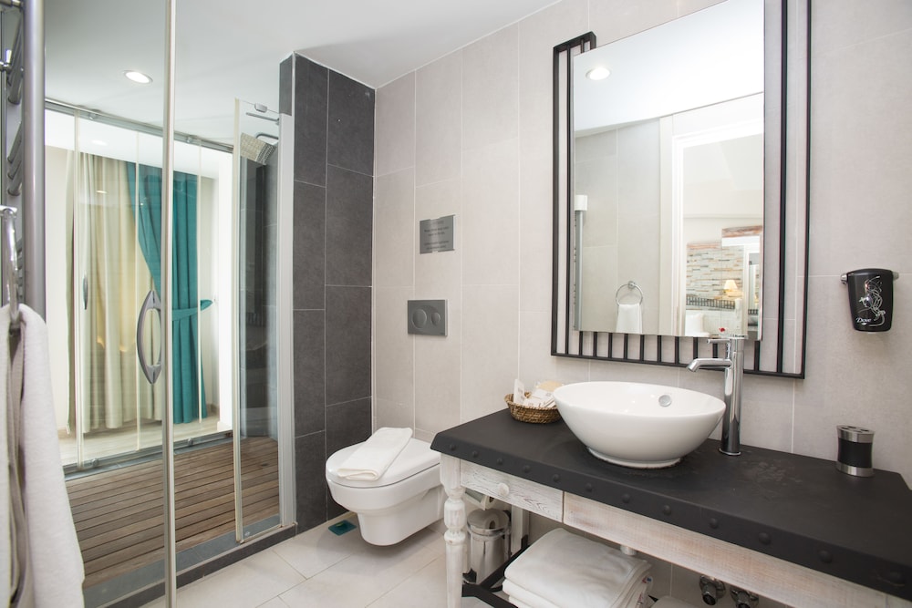 dedeminn marina hotel