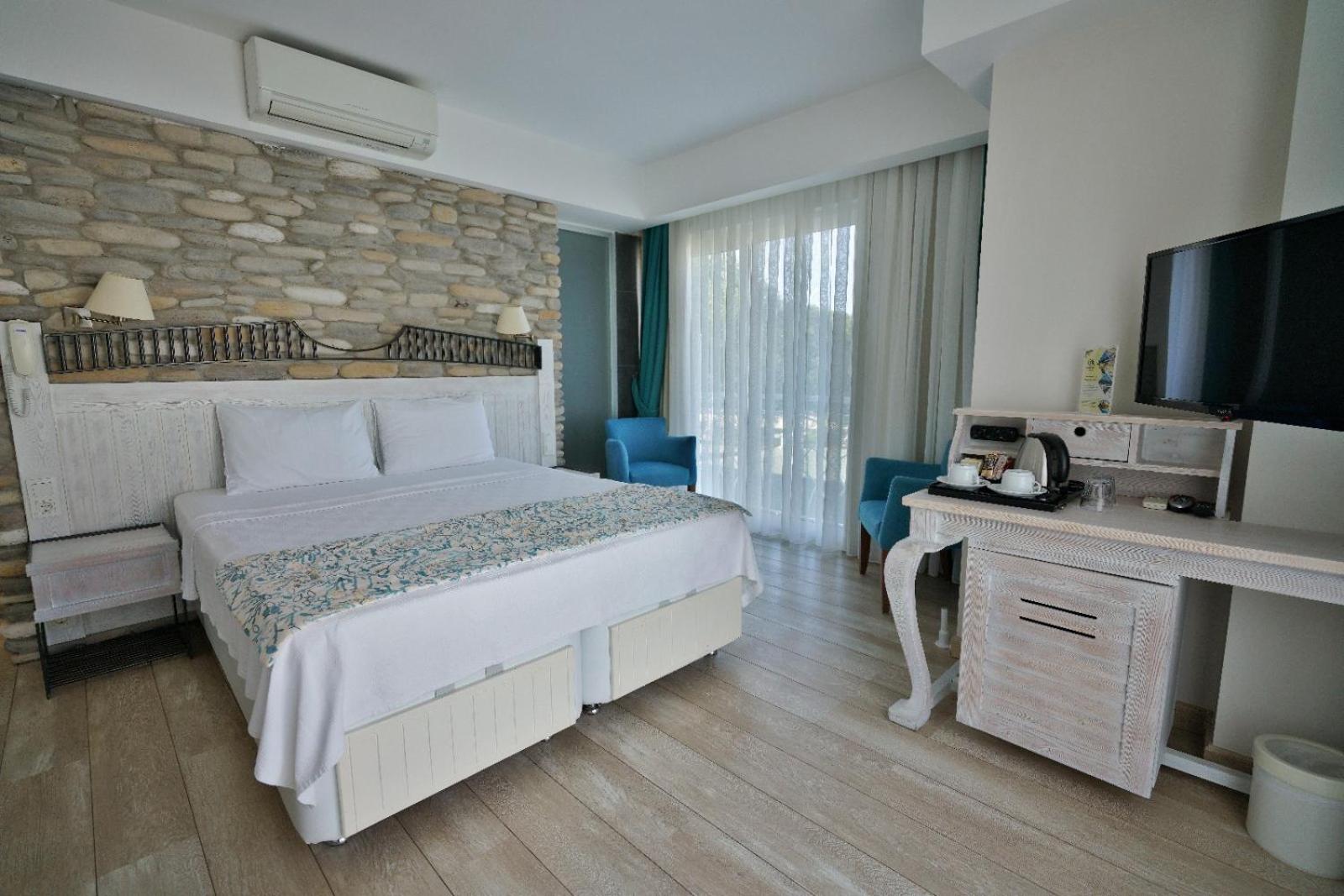 dedeminn marina hotel