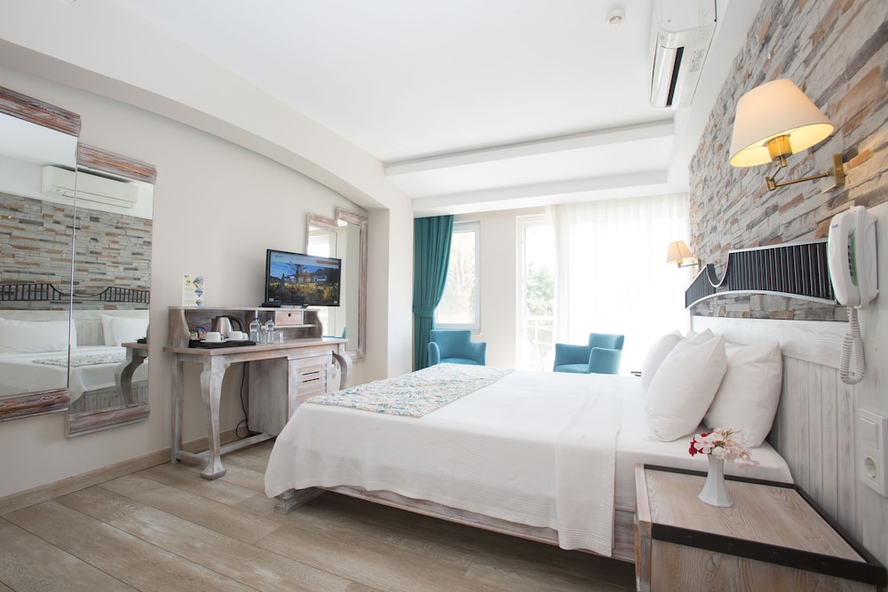 dedeminn marina hotel