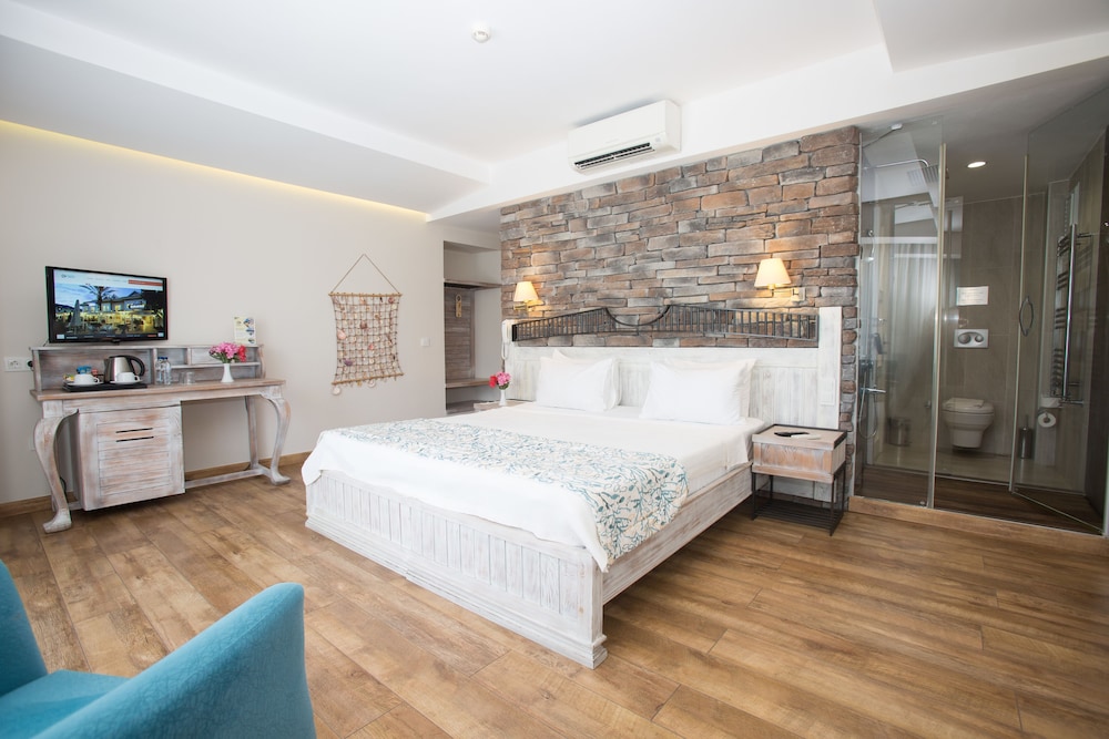 dedeminn marina hotel