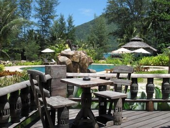 malibu beach bungalows