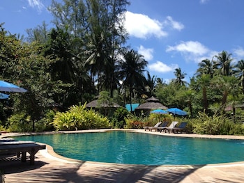 malibu beach bungalows