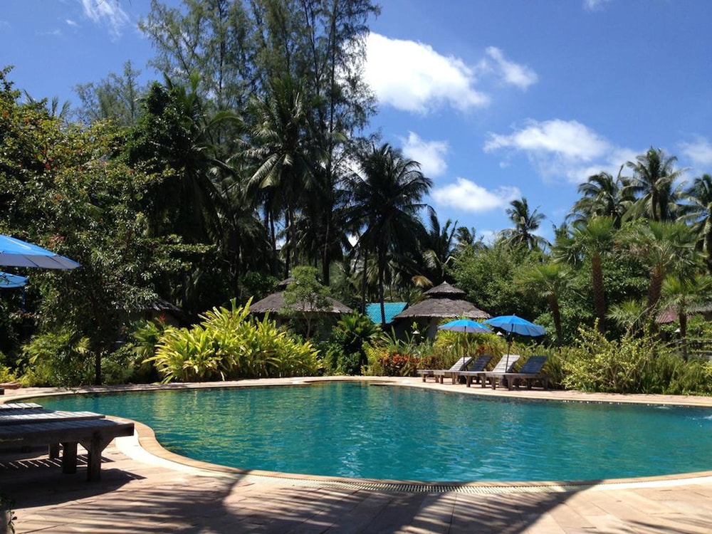 malibu beach bungalows