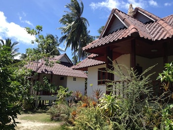 malibu beach bungalows