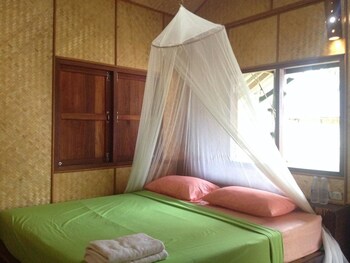 malibu beach bungalows