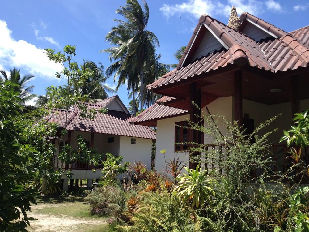 malibu beach bungalows
