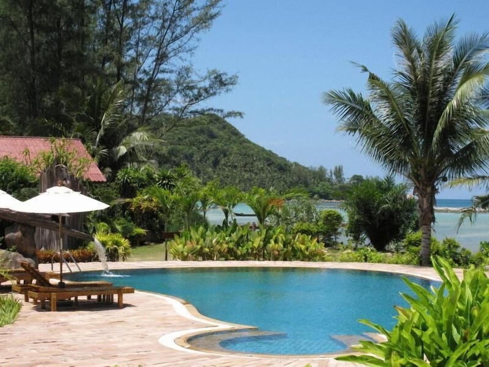 malibu beach bungalows