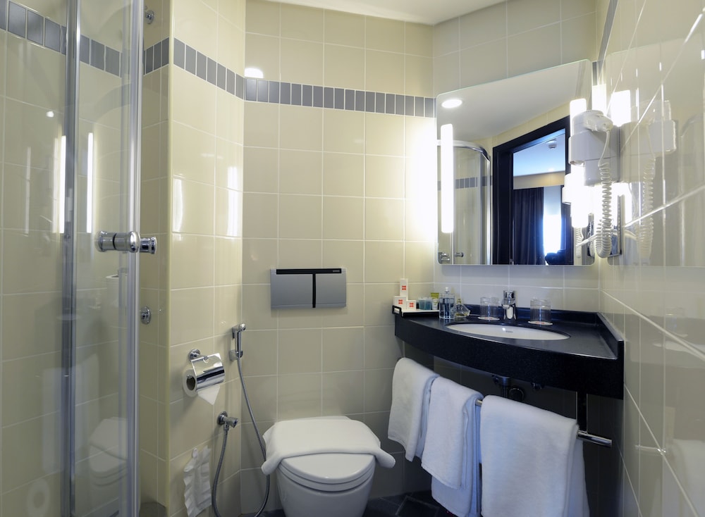 ibis seef manama