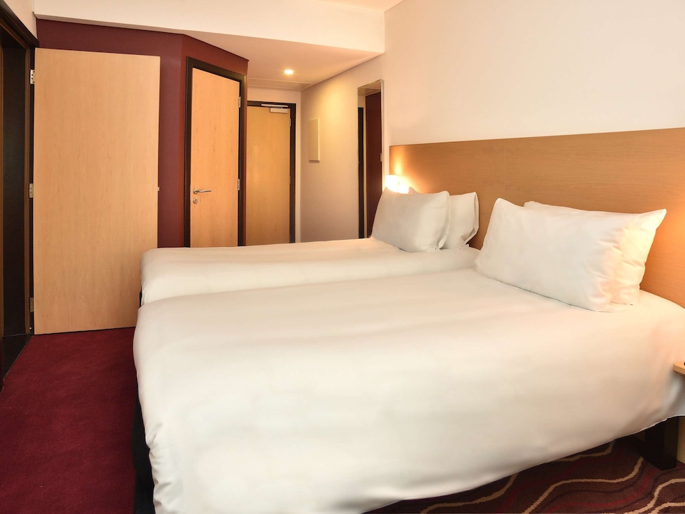 ibis seef manama