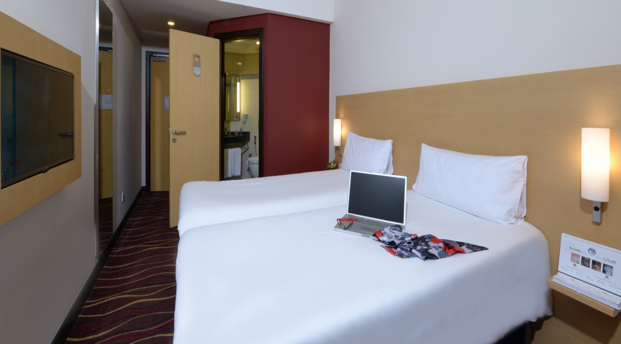 ibis seef manama