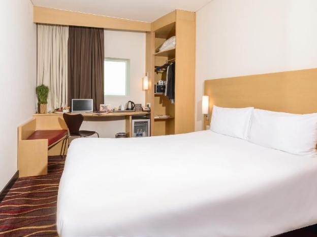 ibis seef manama