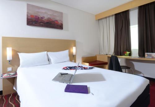 ibis seef manama
