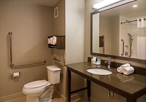 hampton inn by hilton ottawa airport on cn