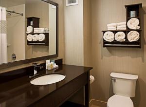 hampton inn by hilton ottawa airport on cn