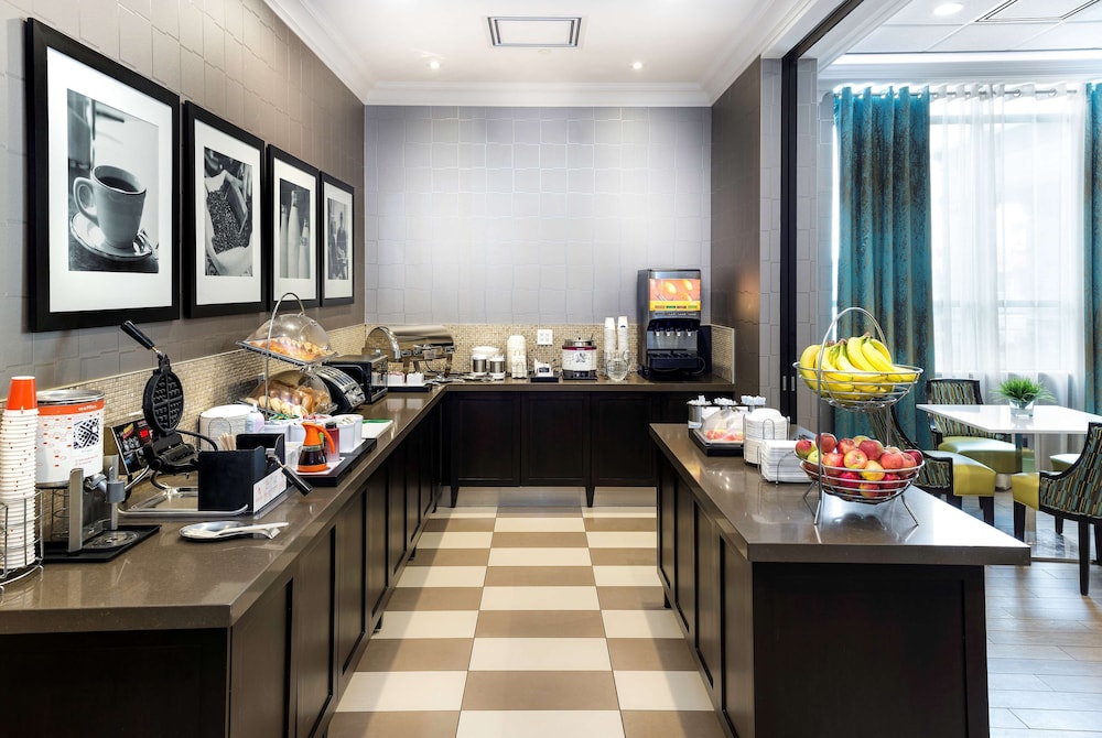 hampton inn and suites by hilton bolton