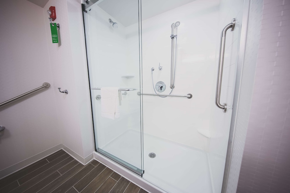 Hampton Inn & Suites By Hilton Bolton,Brampton>>Bolton,3 star