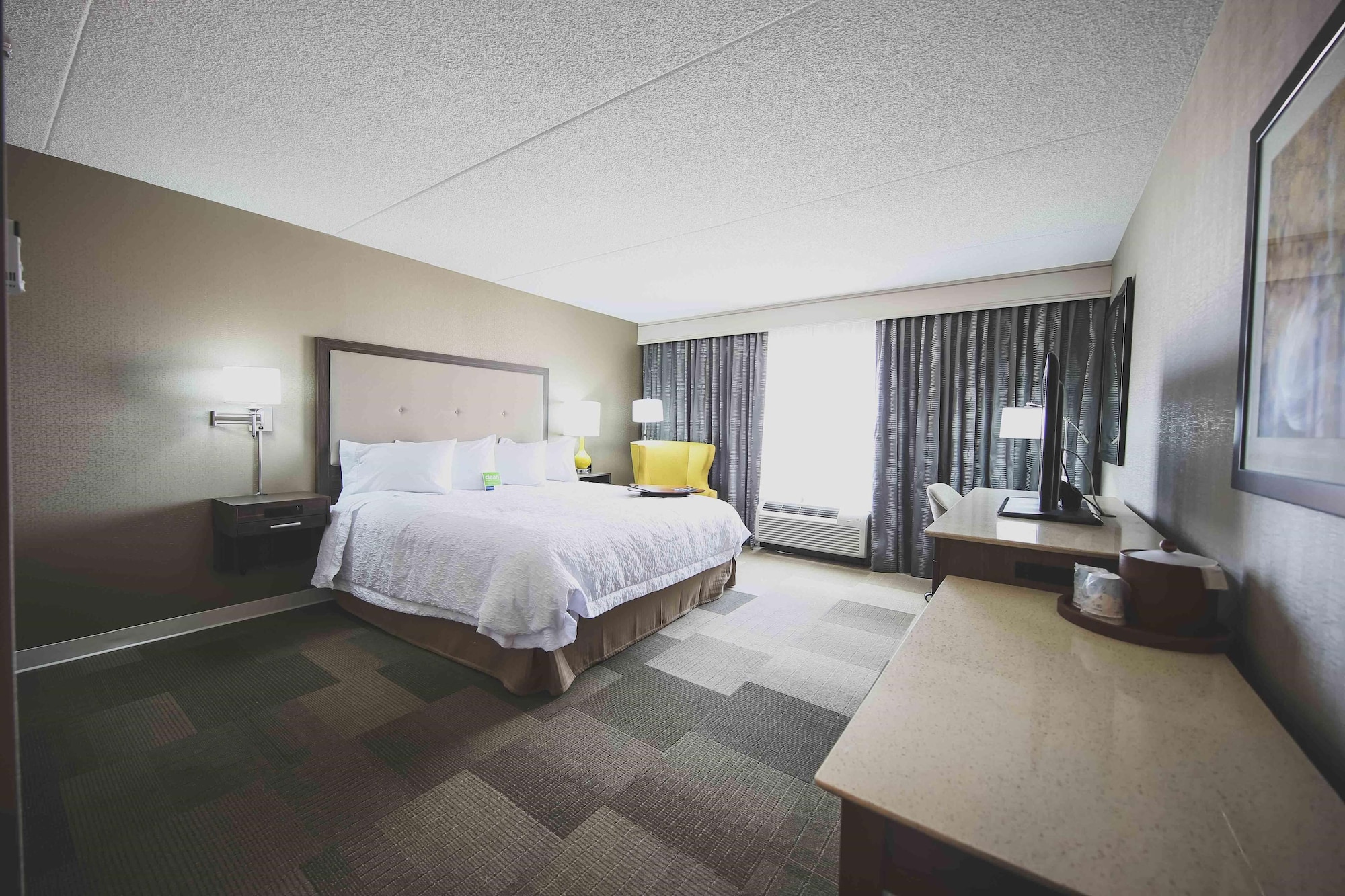 Hampton Inn & Suites By Hilton Bolton,Brampton>>Bolton,3 star