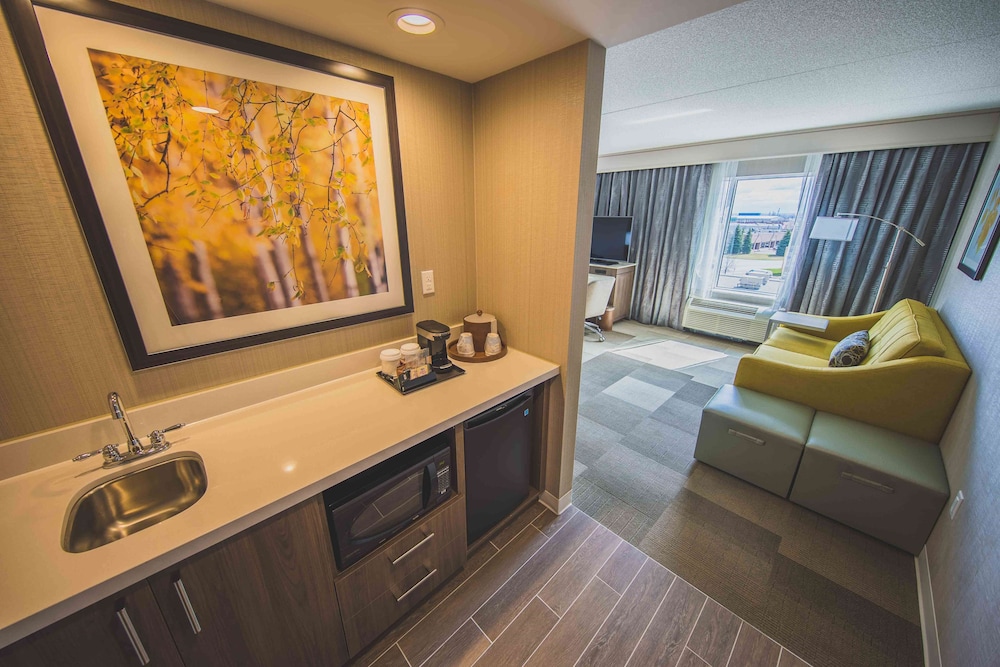 hampton inn and suites by hilton bolton