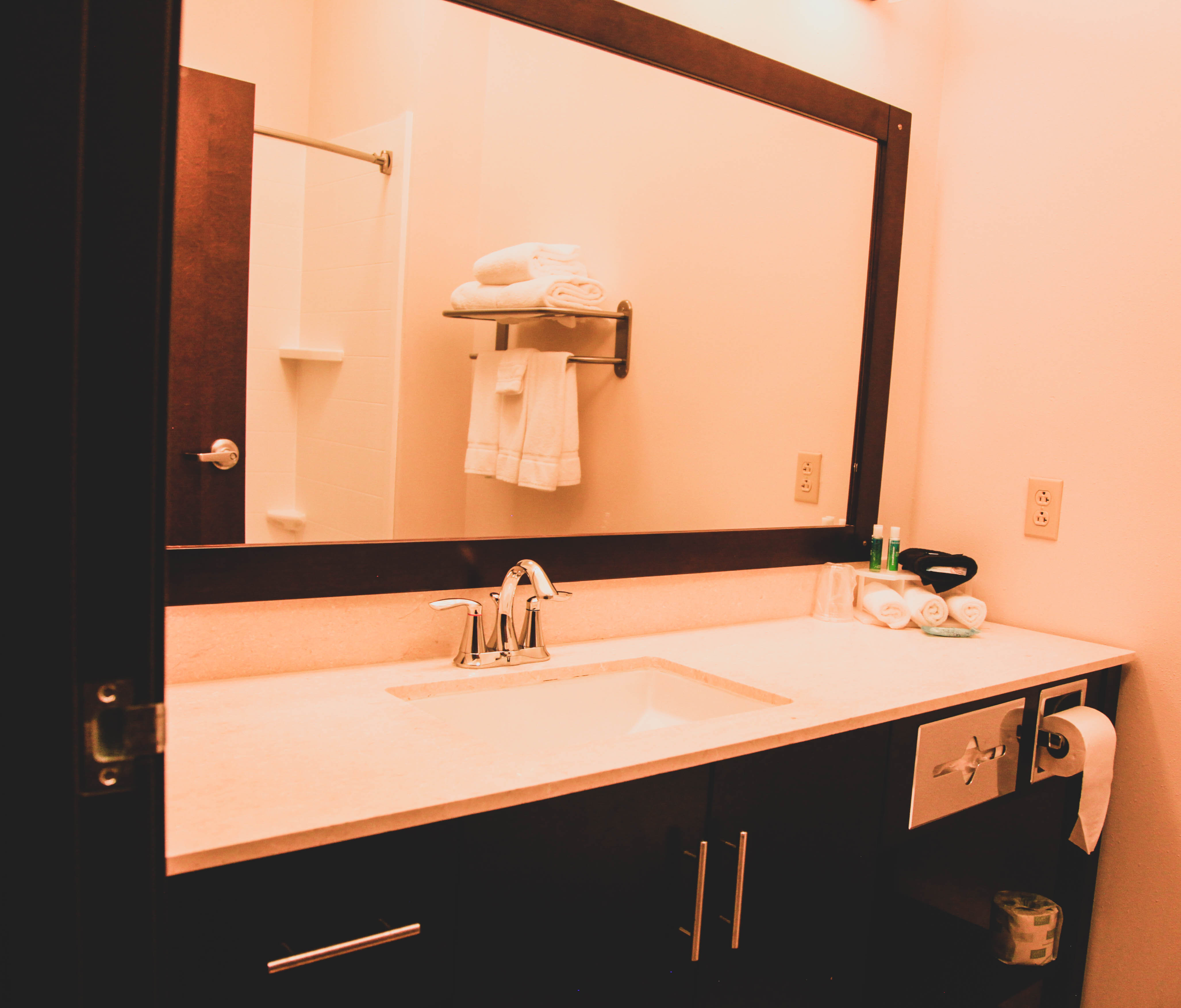 holiday inn express and suites la vale cumberland