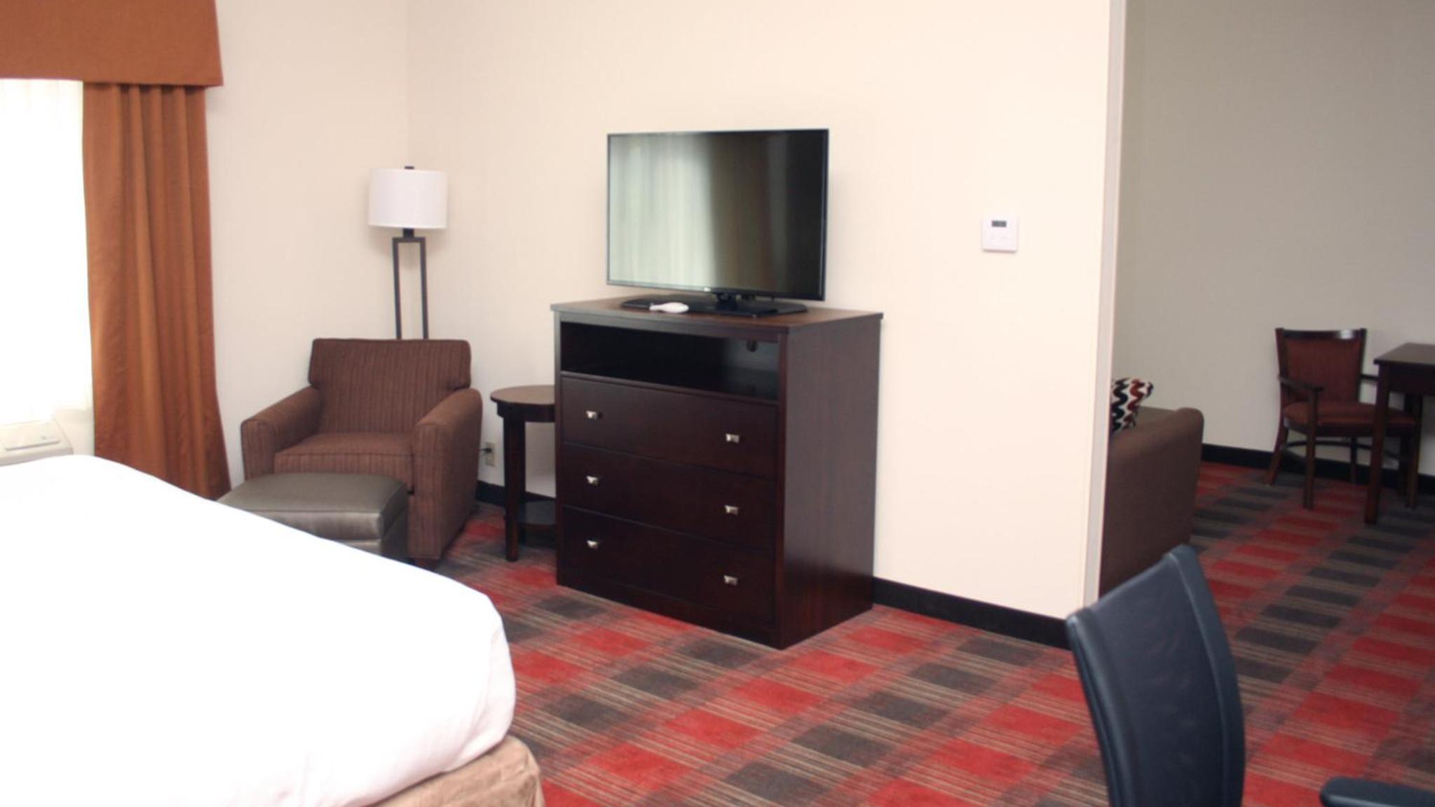 holiday inn express and suites la vale cumberland