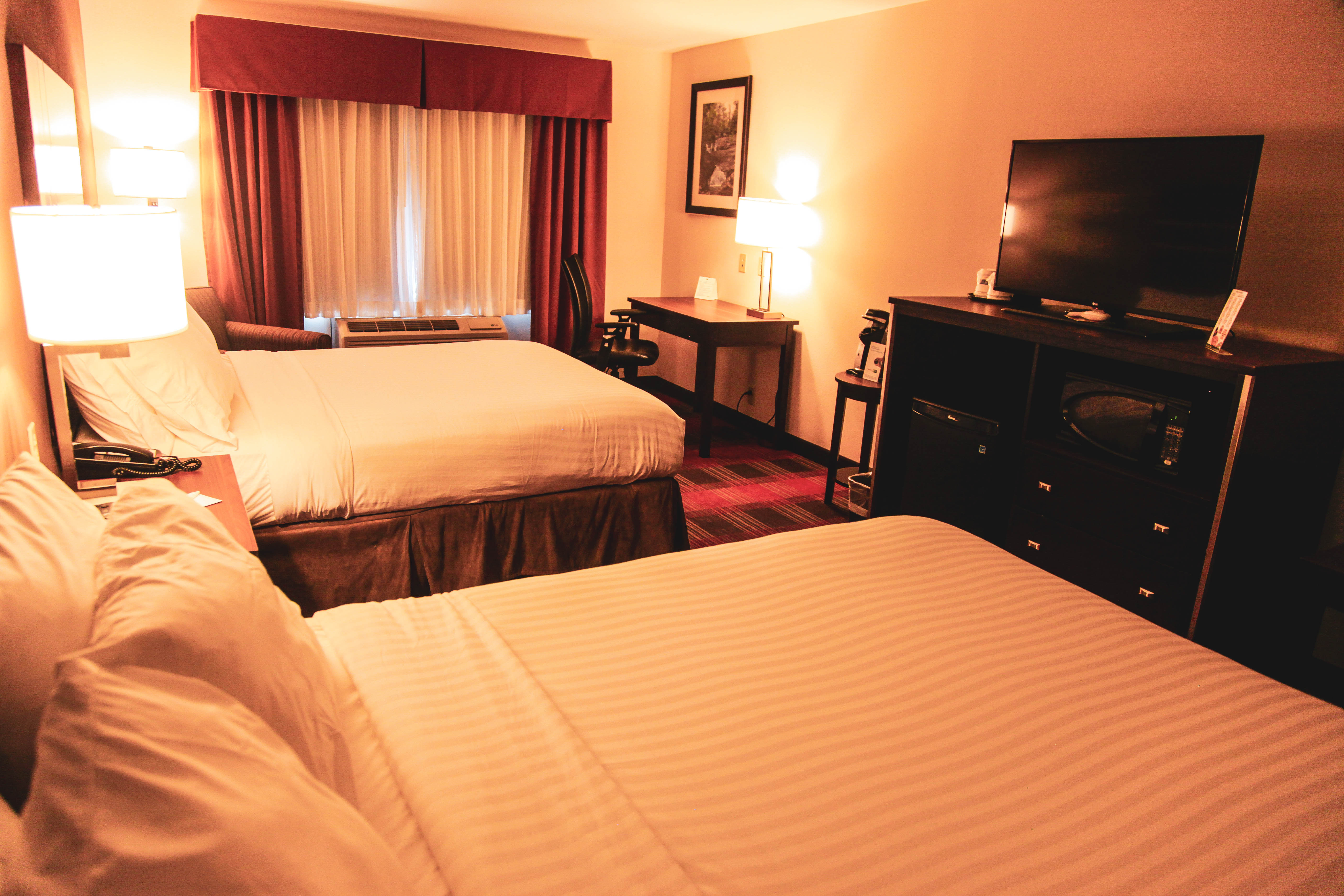 holiday inn express and suites la vale cumberland