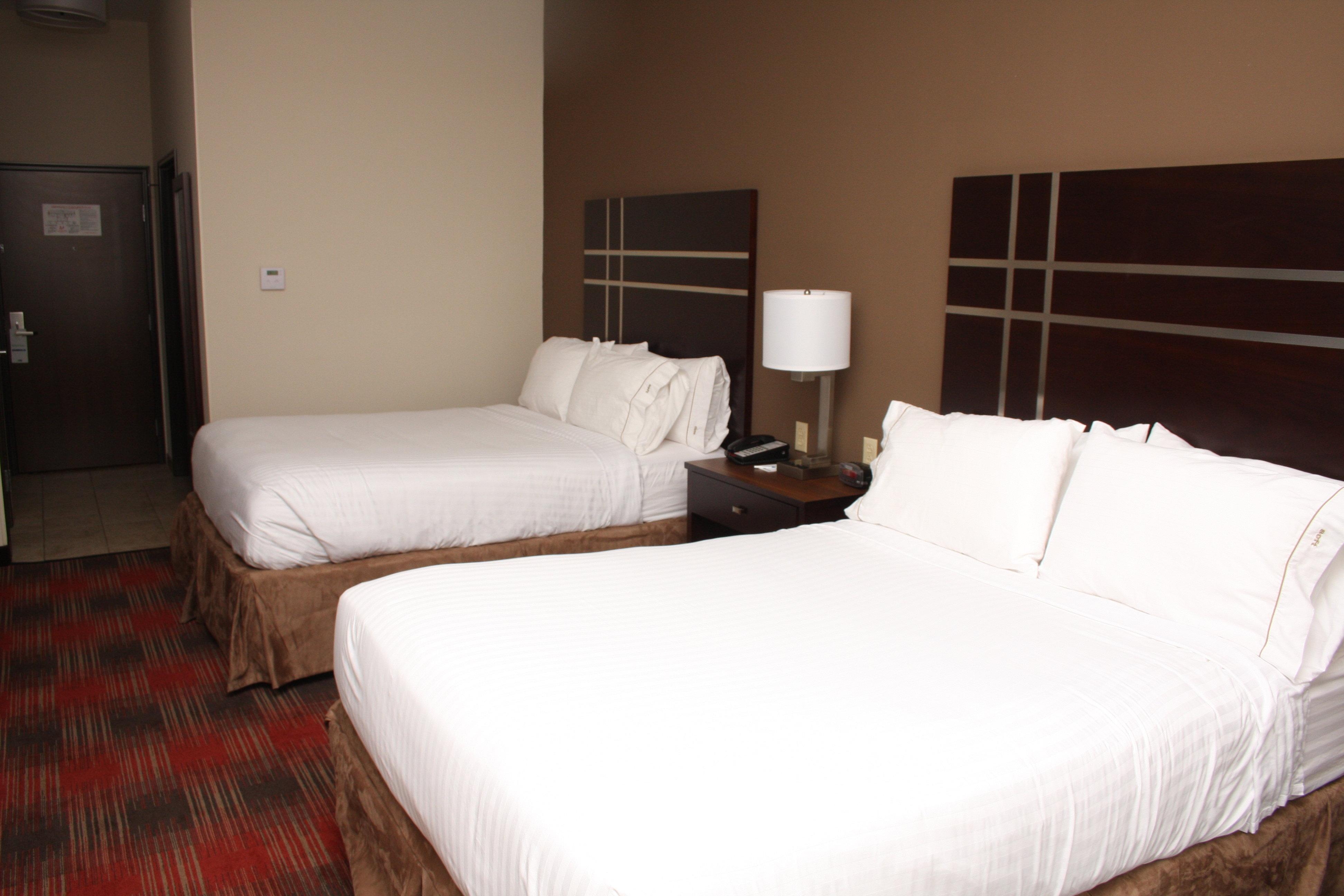 holiday inn express and suites la vale cumberland