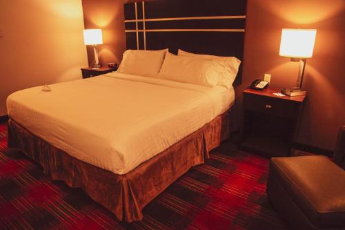 holiday inn express and suites la vale cumberland