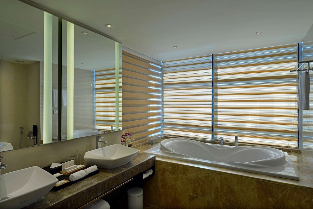 radisson blu chattogram bay view