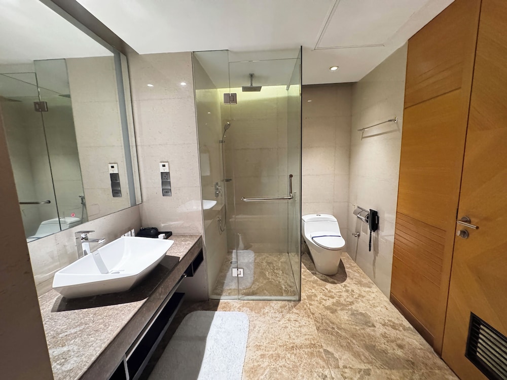 radisson blu chattogram bay view
