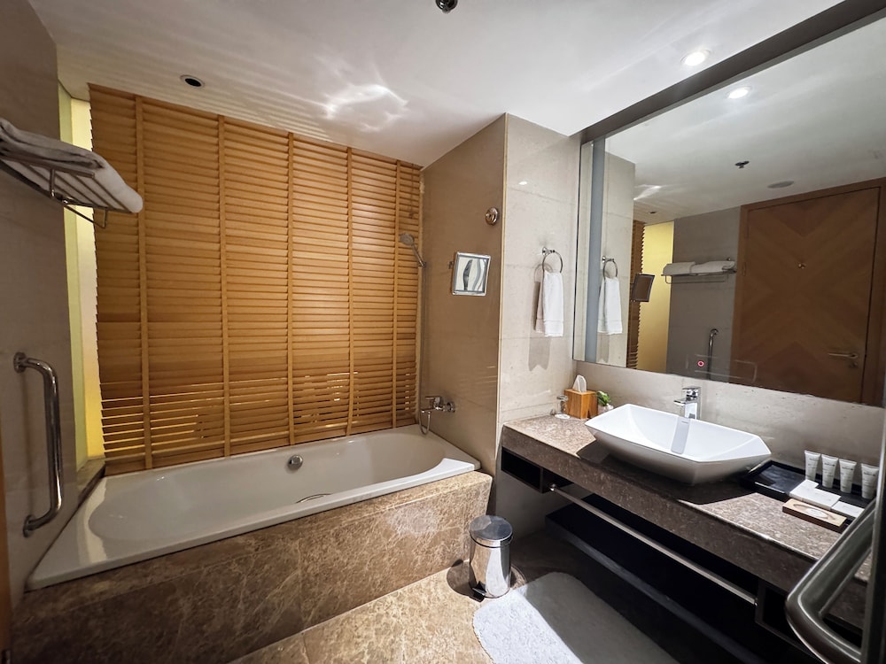 radisson blu chattogram bay view