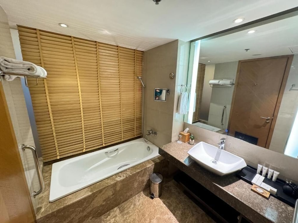 radisson blu chattogram bay view