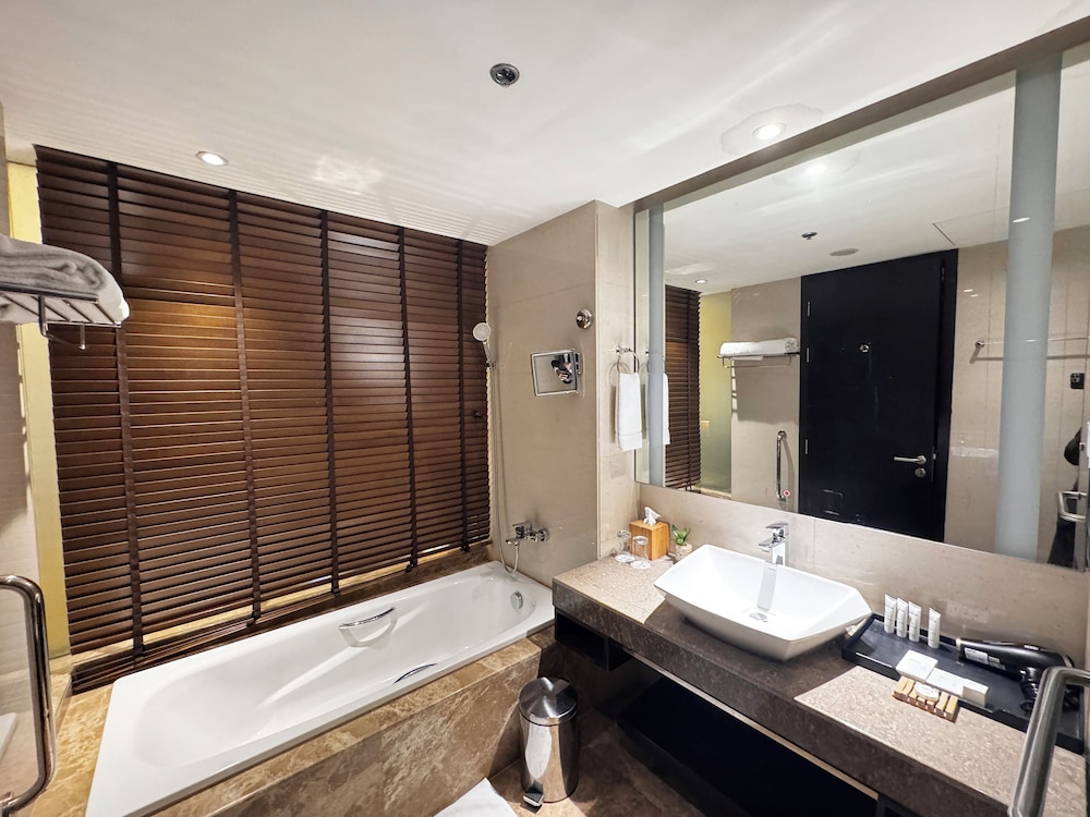 radisson blu chattogram bay view