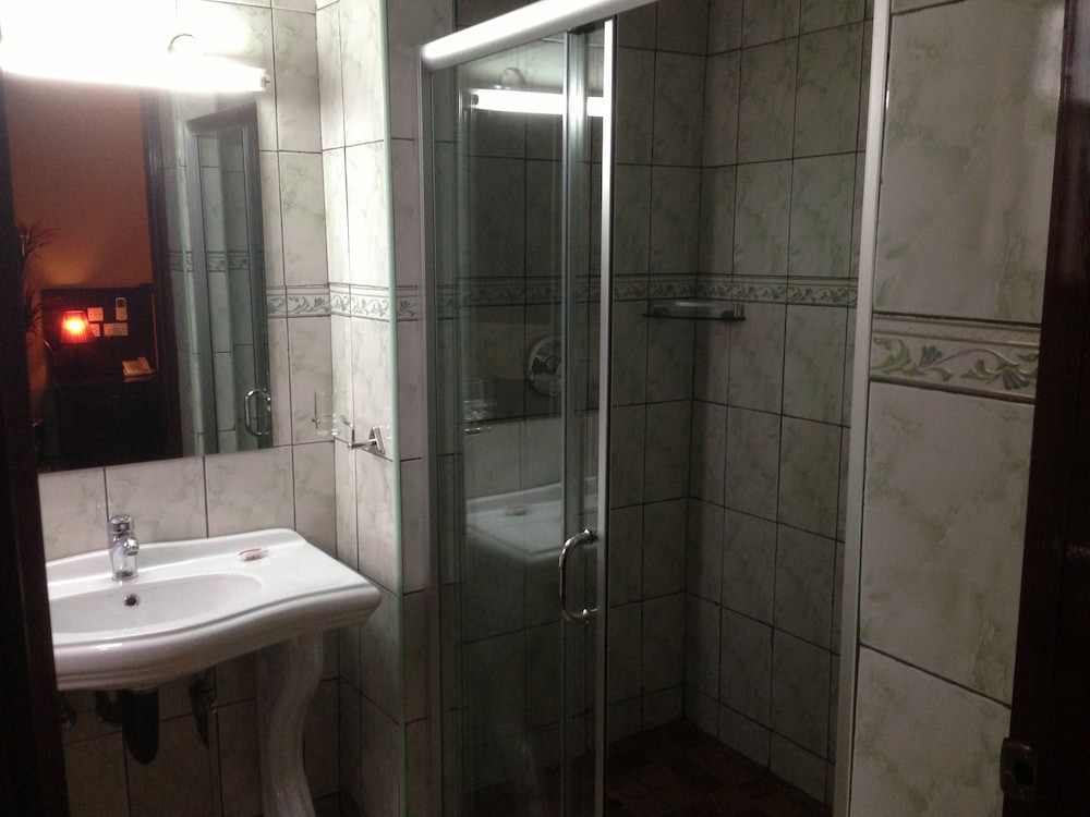 bridgeview hotel and conference centre