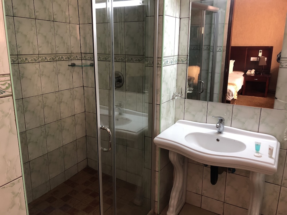 bridgeview hotel and conference centre