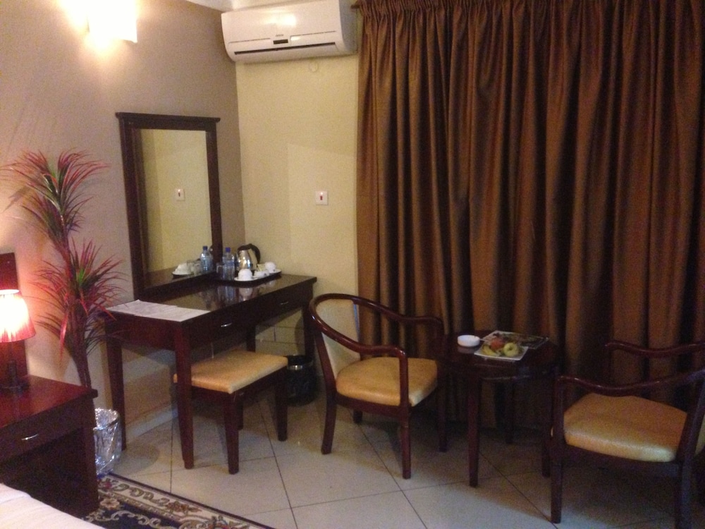 bridgeview hotel and conference centre