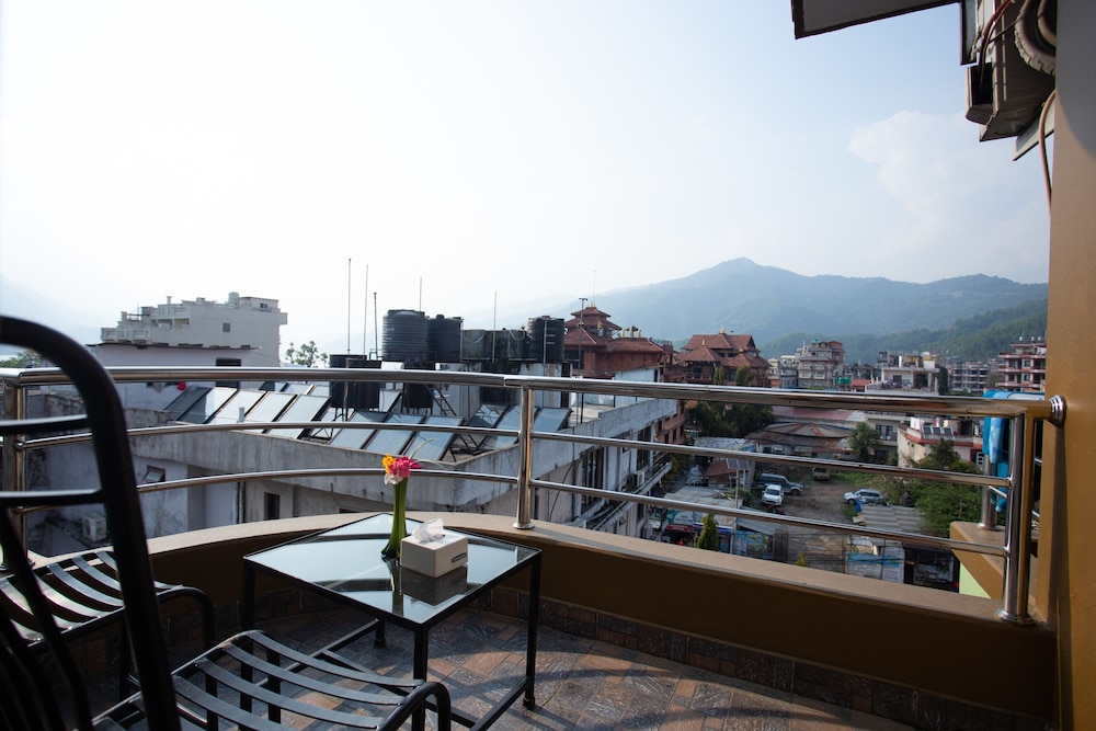 hotel crystal palace