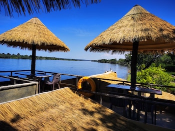 oriental swan hotel livingstone