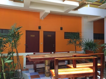 trekker camp chiang mai hostel