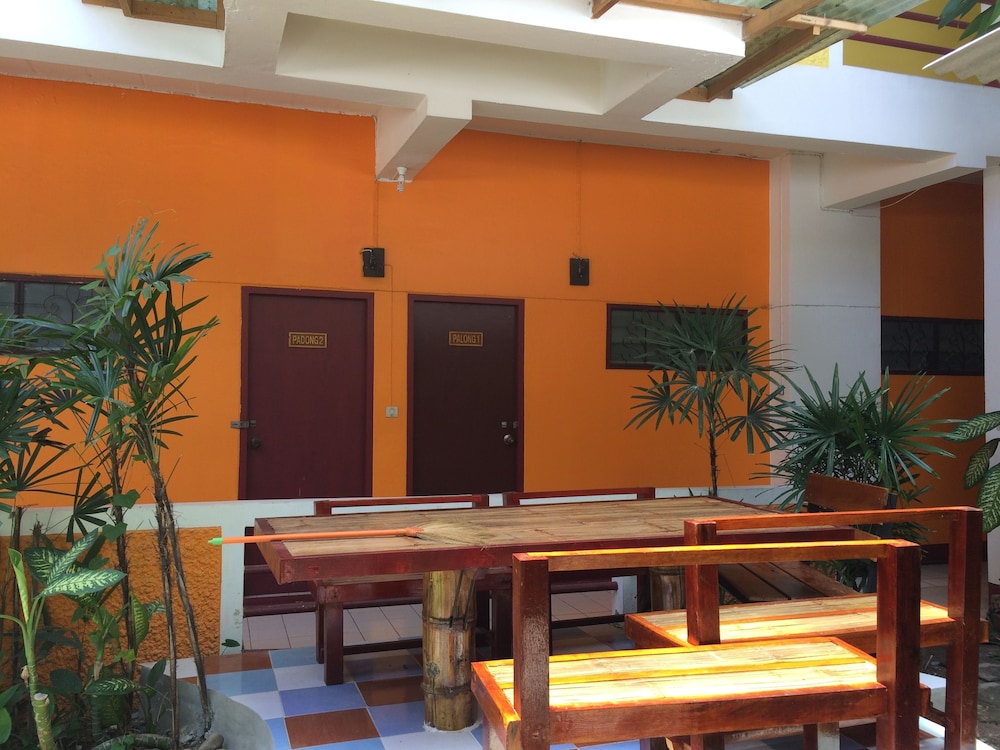 trekker camp chiang mai hostel