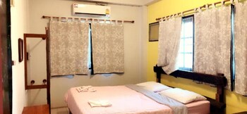 trekker camp chiang mai hostel