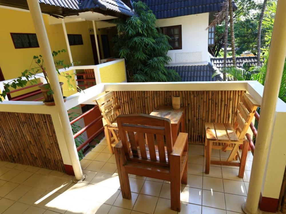 trekker camp chiang mai hostel