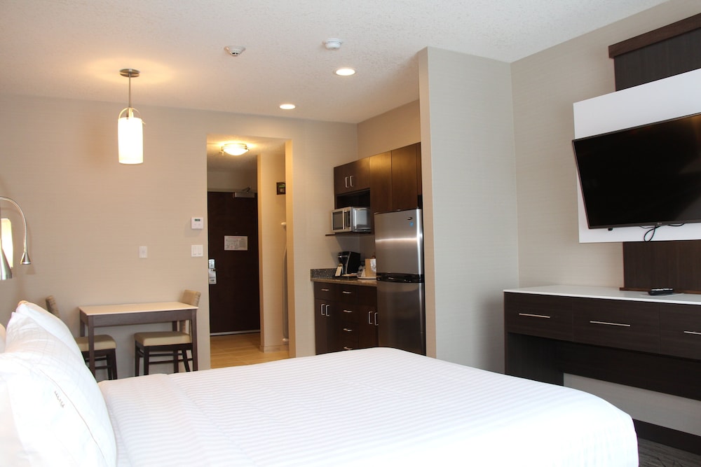 holiday inn express and suites cold lake by ihg