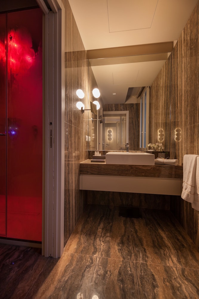 liassidi wellness suites