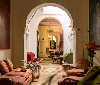 hotel las casas de el arenal by casas y palacios