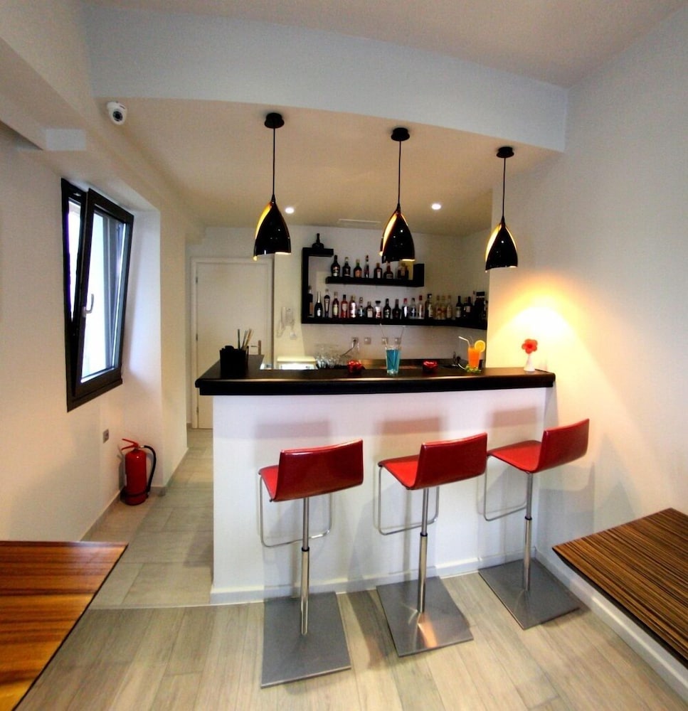 aura boutique hotel