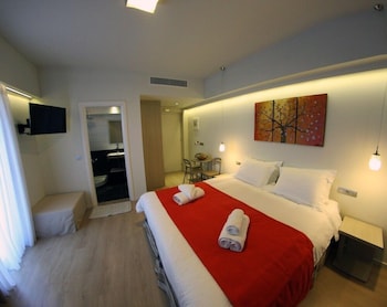 aura boutique hotel