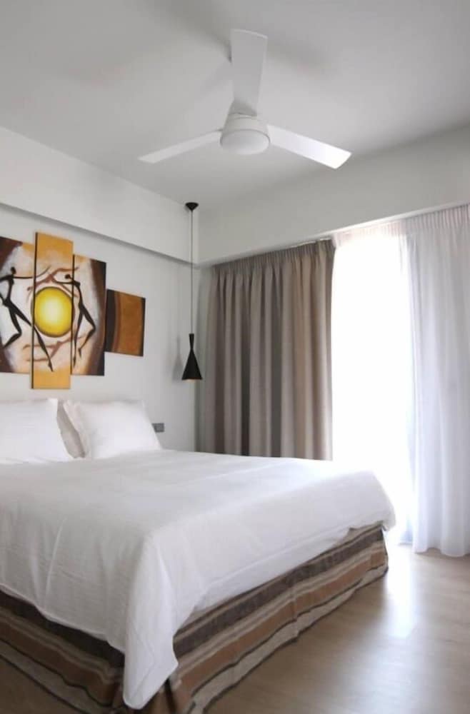 aura boutique hotel